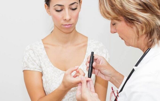 Prima di prescrivere l'insulina, il medico esegue un test della glicemia